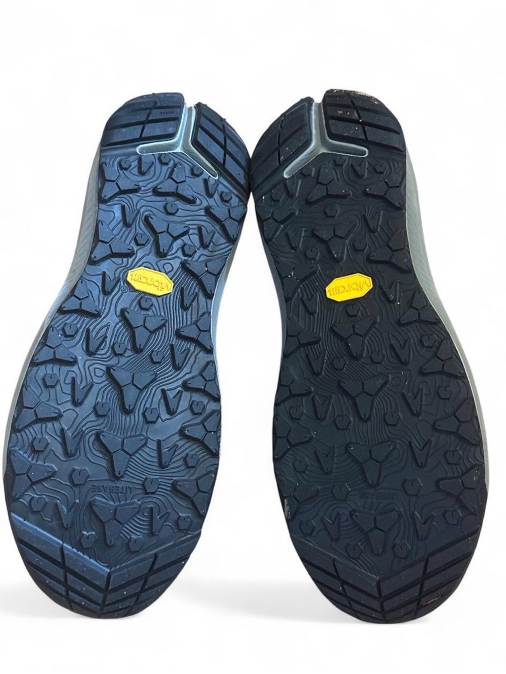 Vibram Ascend Hiking Boots - Picture 2 of 3